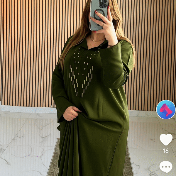 ⁦jellaba en crêpe de soie avec randa⁩ - الصورة ⁦2⁩